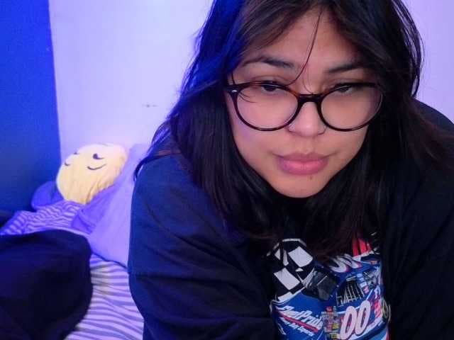 Miacanelaxo live cam