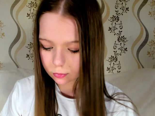 MelMooon live cam