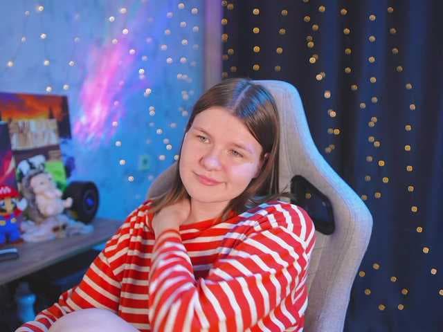 cutesoneckaaa live cam