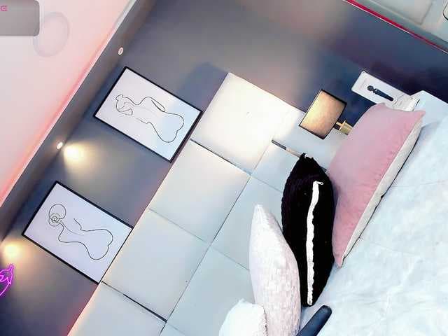 ManellykSparklee live cam