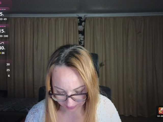 Pink-Lips live cam