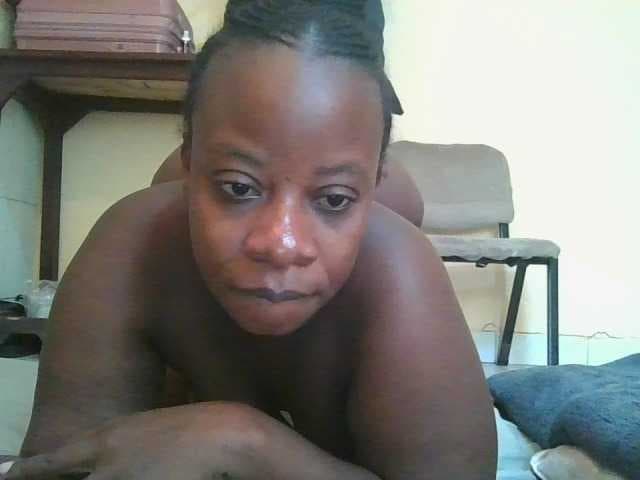 Swityass24 live cam on BongaCams