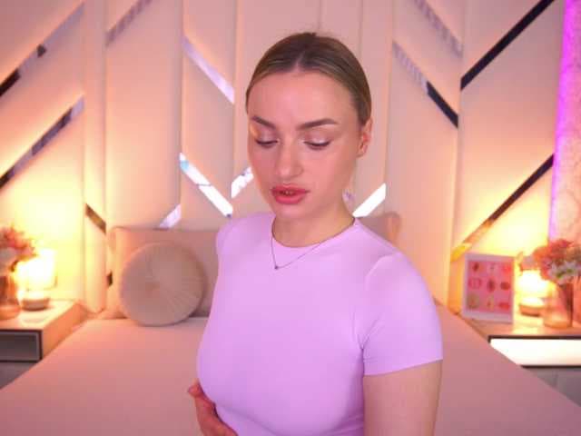 FloraGreys live cam