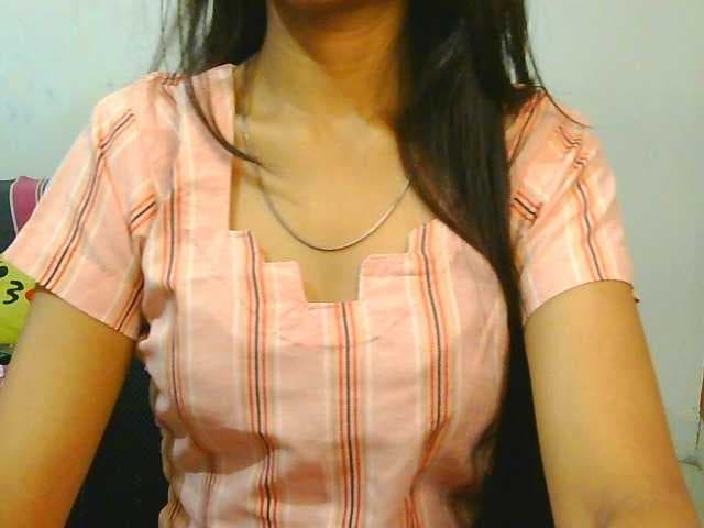 Yashika live cam on BongaCams