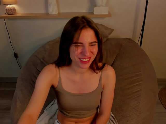 emy-angel1 live cam