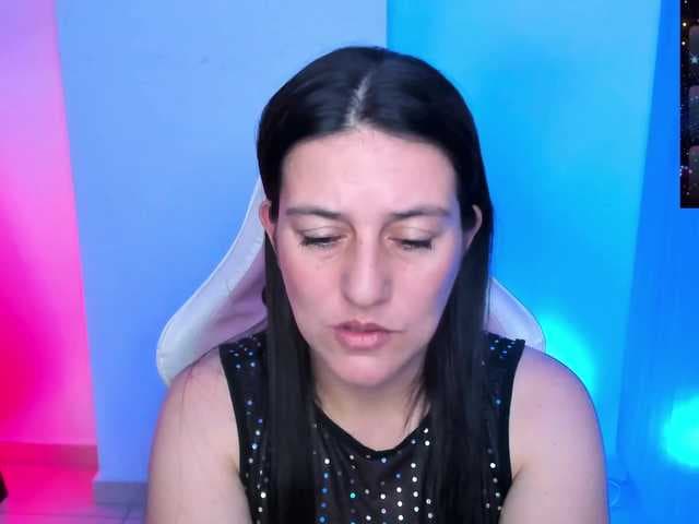 Saskyaajohnson live cam