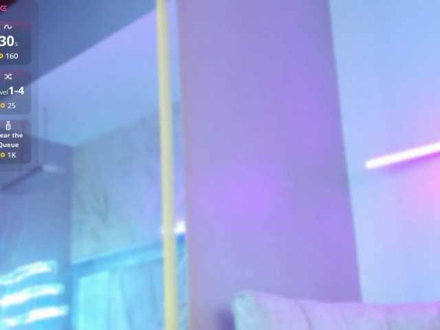 TommyLovee live cam