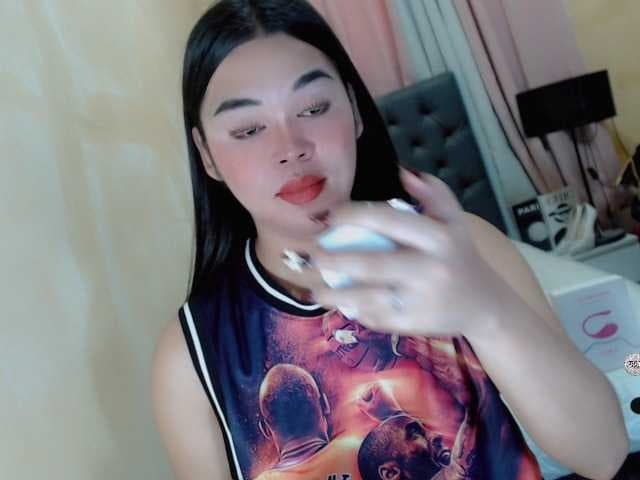 TastefullyYoursxx live cam