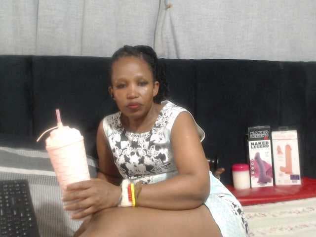Sheila80 live cam