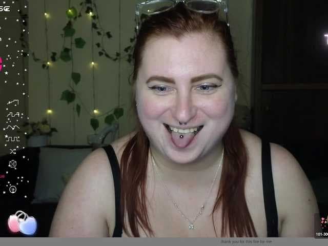 Aliciaredluv live cam on BongaCams