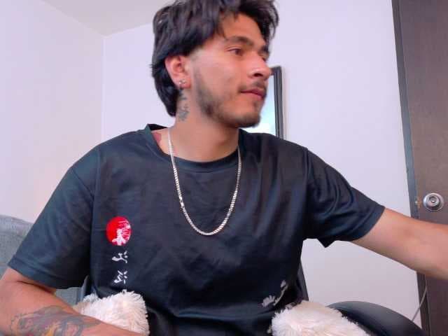 Eliam live cam