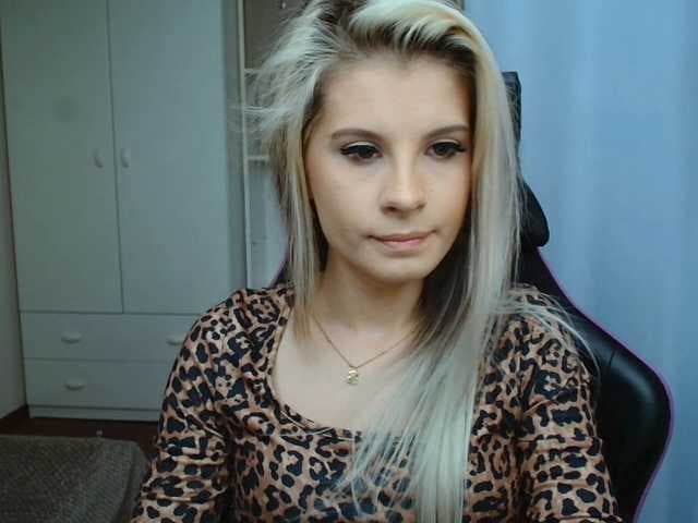 KristineNatural live cam on BongaCams