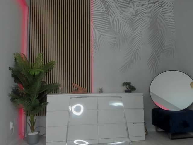 Jessy-Cruzz live cam on BongaCams