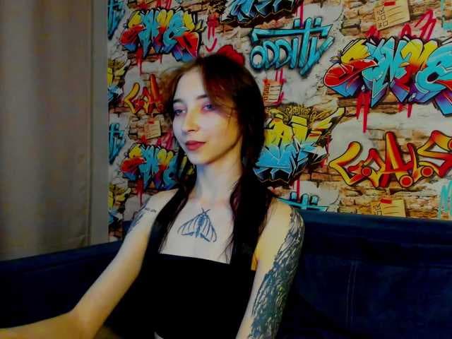 Ellen-Hops live cam
