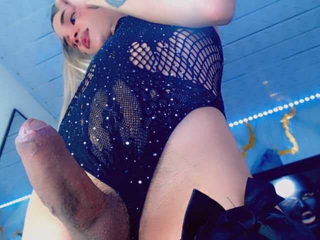 KateHadid live cam
