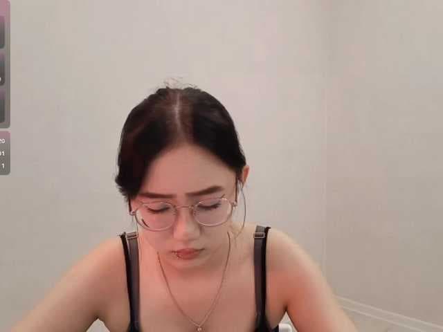MyrleHenggeler live cam