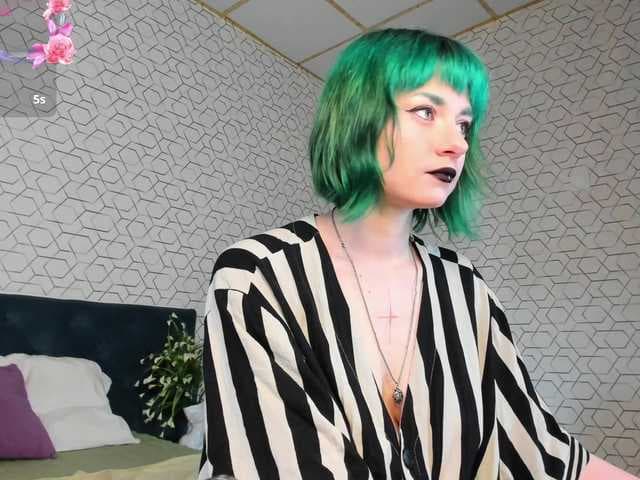 Scarle-Whisper live cam