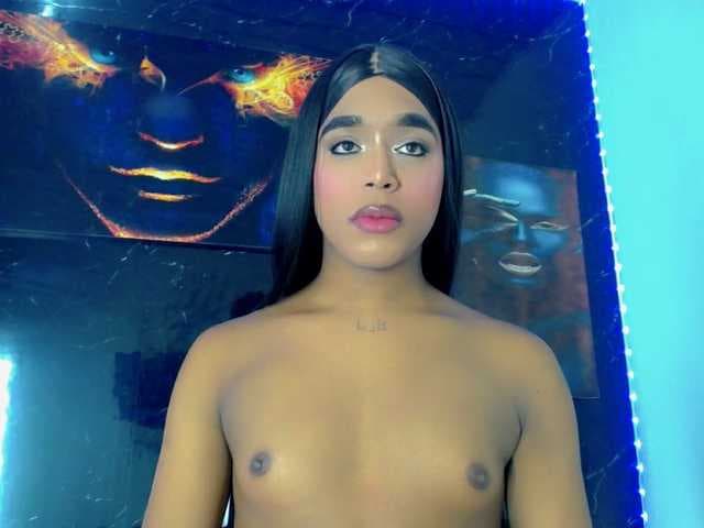 Nashla-D live cam
