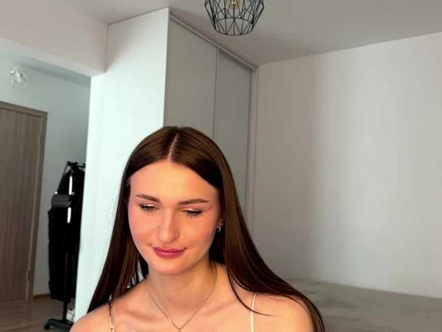 LauraMondella live cam