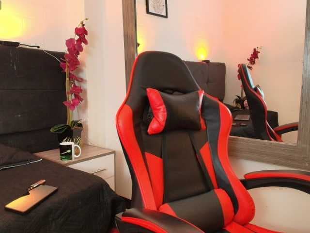 AlanColthon live cam
