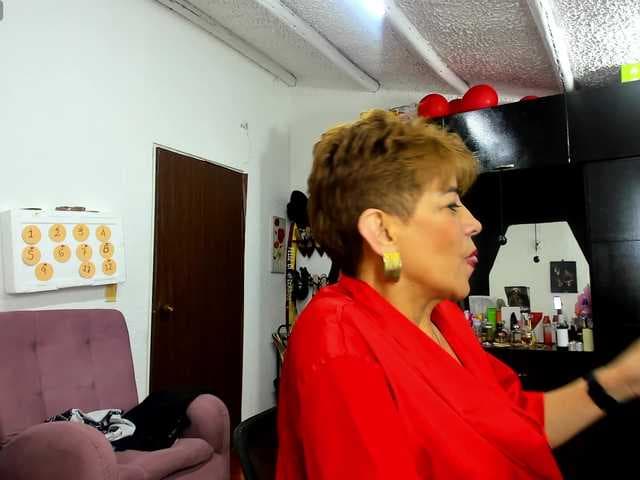AngelinaStone65 live cam