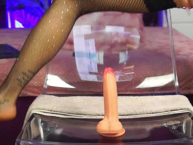 LucyCherry live cam