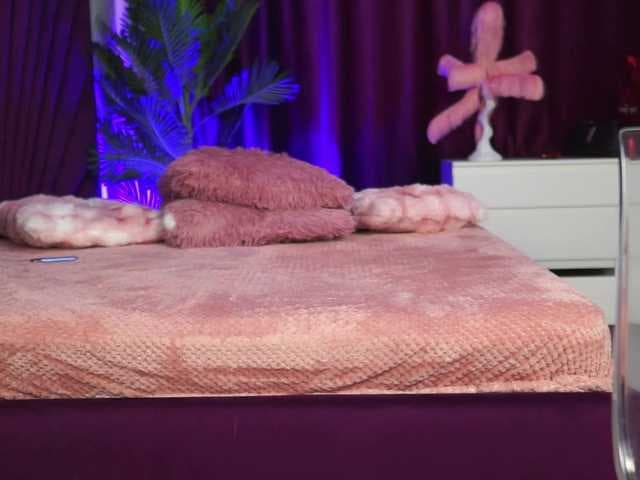 LucyCherry live cam