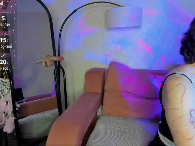 Ricki-Bloom live cam
