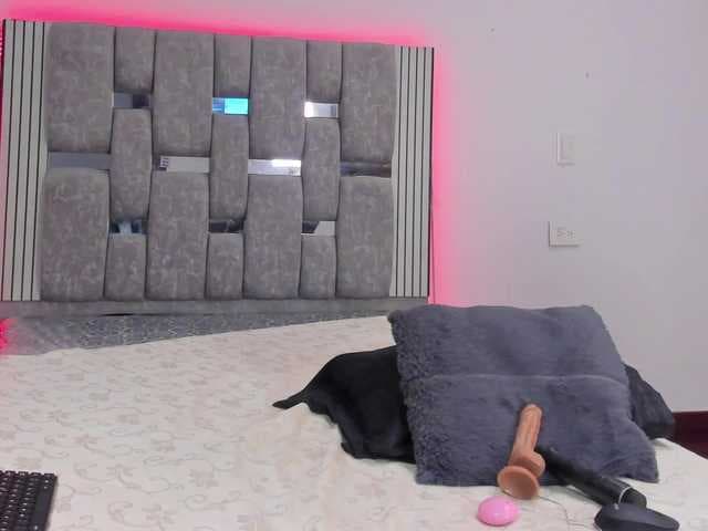 Victoria-Blaze live cam