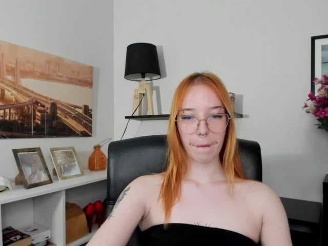 foxSonya live cam on BongaCams