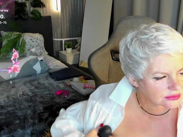 Linda-Zefir live cam