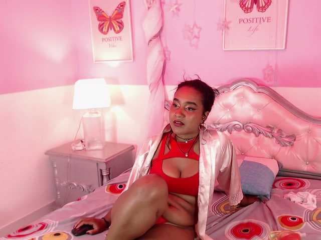 ScarlettToush live cam