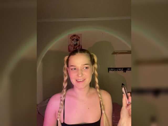 Asstiii1234 live cam
