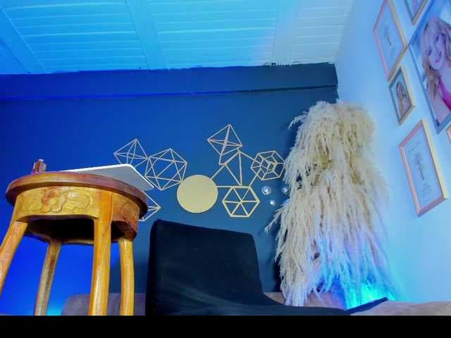 Valery-foxx live cam