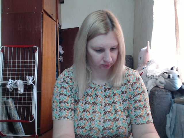 BustyBlondy live cam