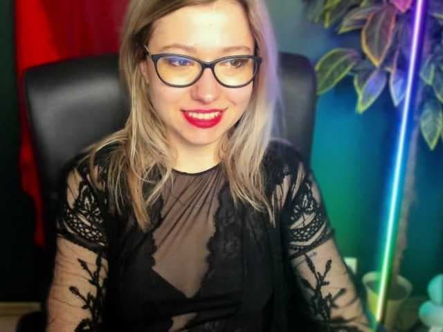 xxHeidiLove live cam