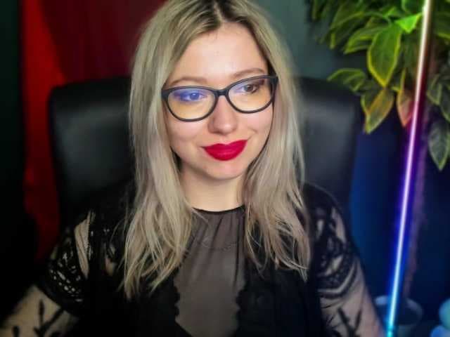 xxHeidiLove live cam