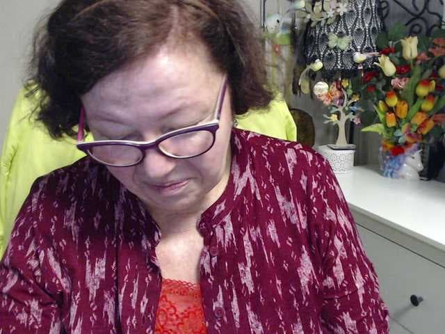 flirty-adele live cam