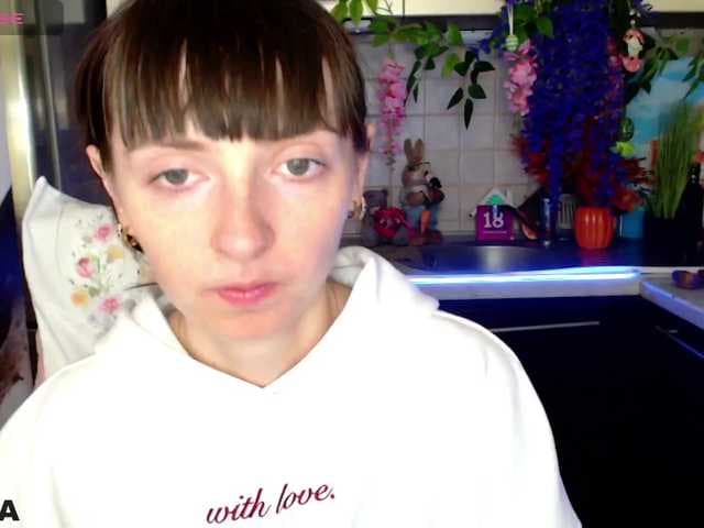 KathelinBrik live cam