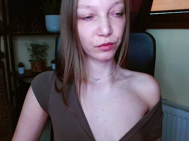 EmillyExtasy live cam