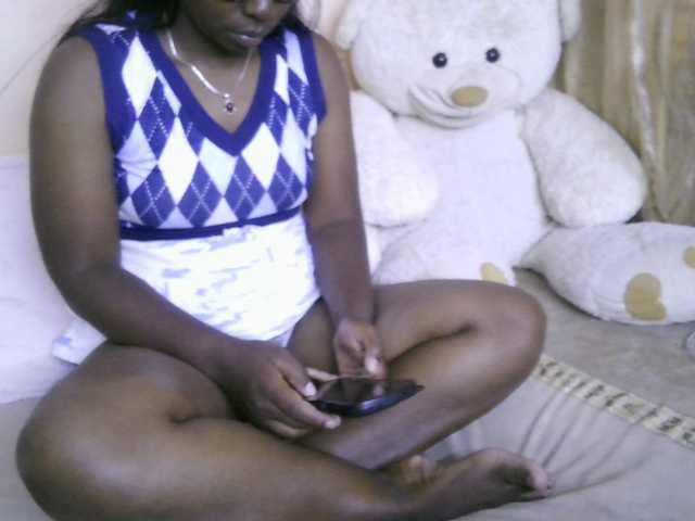 Katty-12 live cam on BongaCams