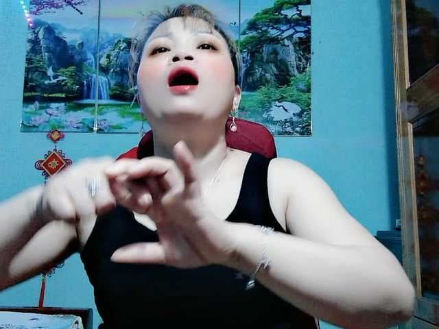 Linhanhsex2k live cam