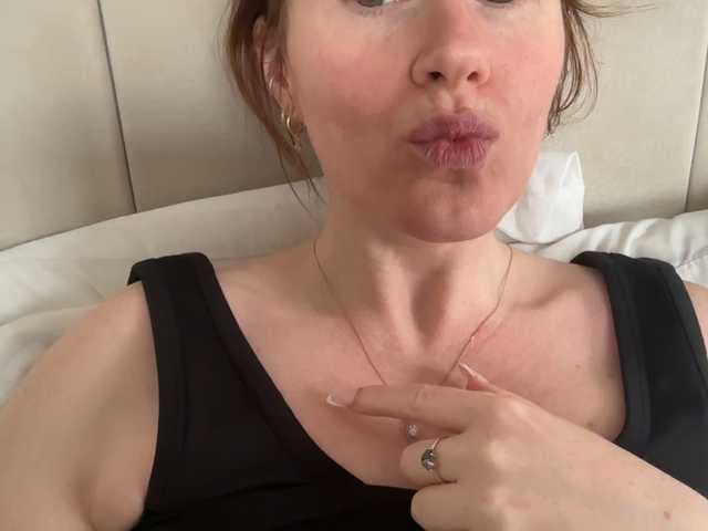 REDHEADROSIE live cam