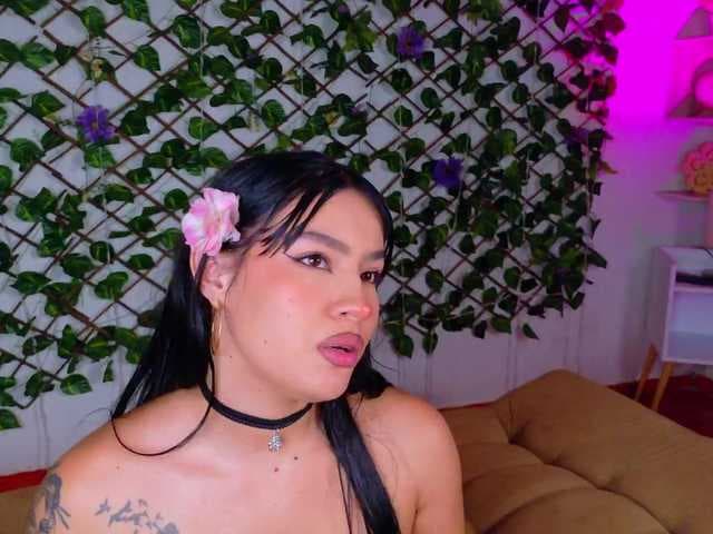 melody-cute10 live cam on BongaCams