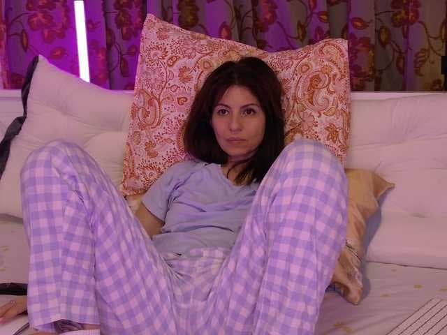 CrissySmile live cam