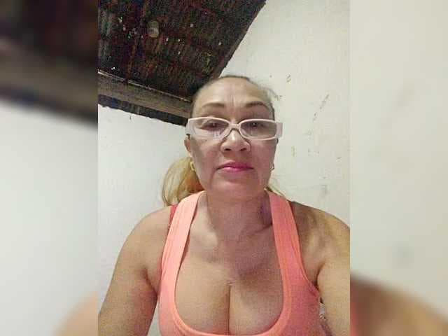 cherrywhite03 live cam