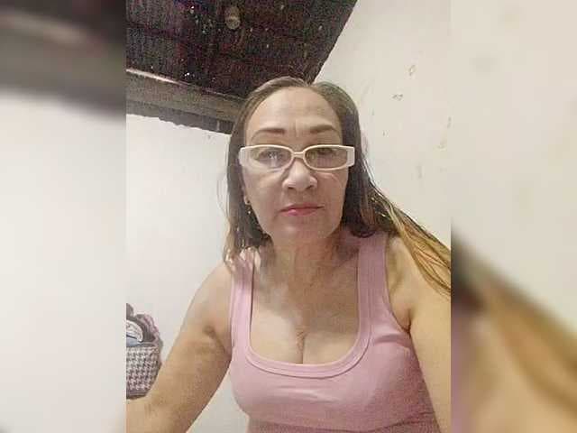 cherrywhite03 live cam