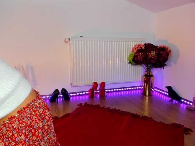 SatyneQueen live cam