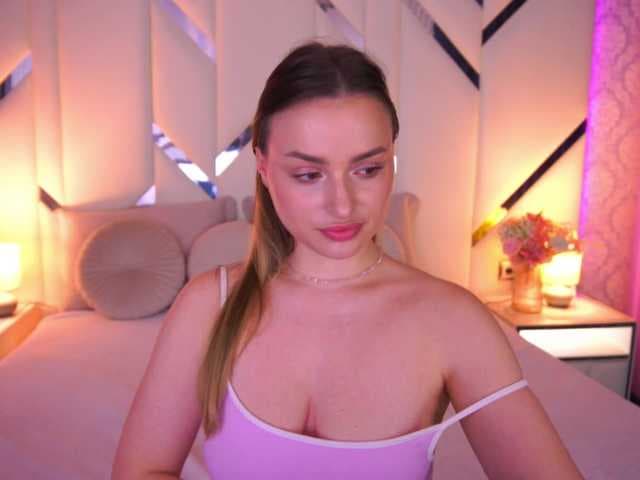 FloraGreys live cam on BongaCams