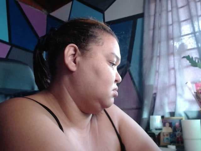 beautifulchubbyqueen live cam